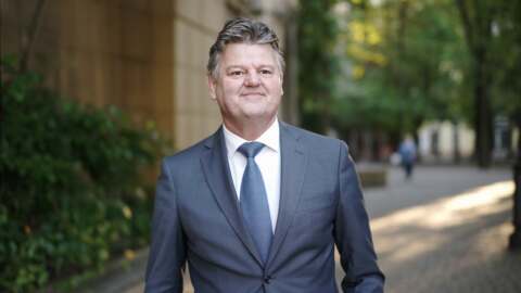 Robbie Coltrane's Height Explained Verified Measurements, Conversions & Comparisons